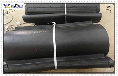 環(huán)保節能湖南除鐵器皮帶白鋼釘 環(huán)保節能湖南除鐵器皮帶白鋼釘